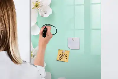 Magnettavla med motiv av blommande blommor