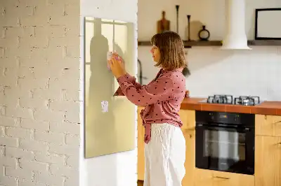 Skrivtavla krämfärgad