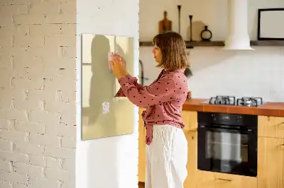 Skrivtavla krämfärgad