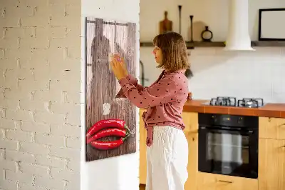Magnettavla för ritning med motiv av chili på träbräda