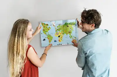 Magnetisk rittavla med motiv av en världskarta med djur