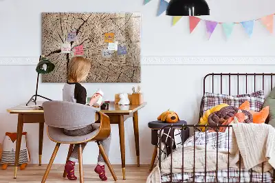 Magnetisk rittavla gammal trädstam