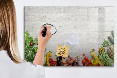 Magnetisk tavla med penna med motiv av grönsaker på bordet