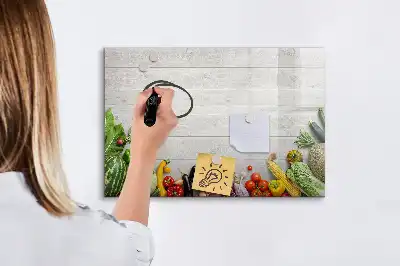 Magnetisk tavla med penna med motiv av grönsaker på bordet