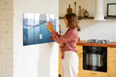 Magnetisk tavla med penna vattendetalj