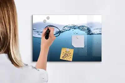 Magnetisk tavla med penna vattendetalj