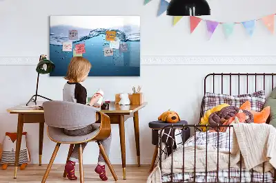 Magnetisk tavla med penna vattendetalj