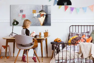 Magnetisk tavla med penna tårtbit