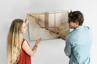 Magnetisk tavla med penna i marmormönstrat utförande i guld