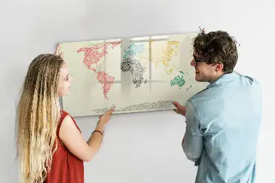 Magnetisk rittavla med motiv av en världskarta av bokstäver