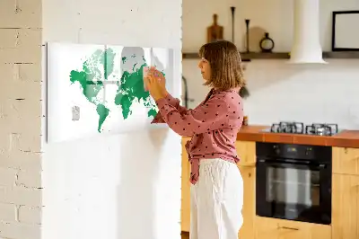 Magnetisk rittavla med motiv av en grön världskarta
