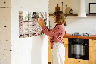 Magnetisk tavla med penna motiv med blommor på trä