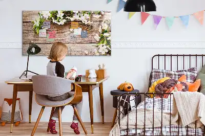 Magnetisk tavla med penna motiv med blommor på trä