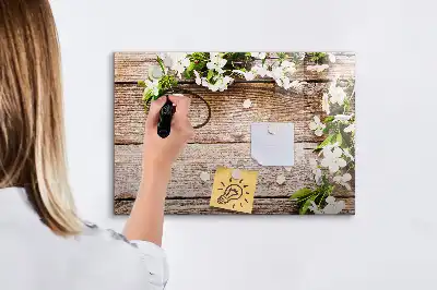 Magnetisk tavla med penna motiv med blommor på trä