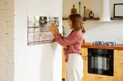 Magnetisk tavla med penna motiv med blommor på trä