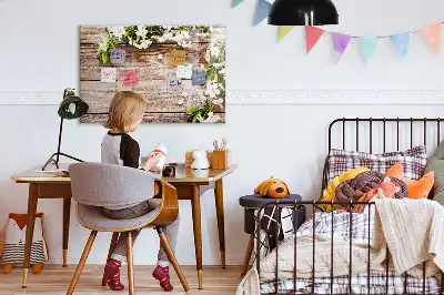 Magnetisk tavla med penna motiv med blommor på trä