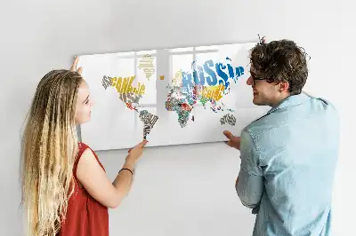 Världskarta av text magnetisk tavla inklusive penna
