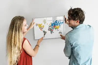 Världskarta av text magnetisk tavla inklusive penna