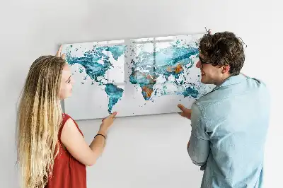 Magnetisk rittavla med motiv av en världskarta i akvarellstil