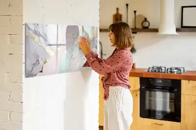 Magnetisk tavla med penna i marmormönster