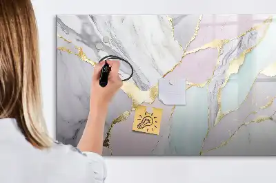 Magnetisk tavla med penna i marmormönster