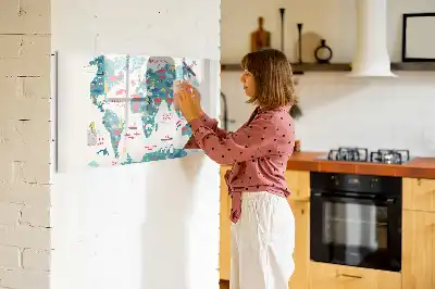 Illustrerad världskarta magnetisk tavla med penna