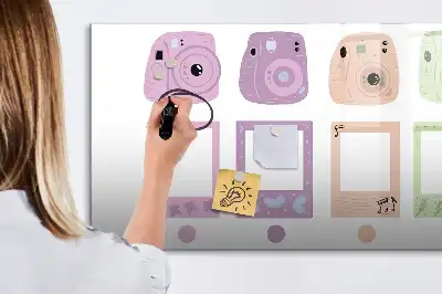 Magnetisk rittavla i form av ett kameraset