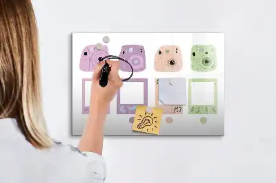 Magnetisk rittavla i form av ett kameraset