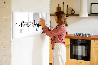 Magnetisk tavla med penna med texten Trevlig resa