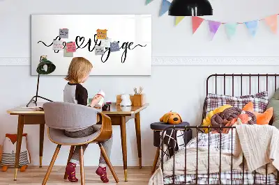 Magnetisk tavla med penna med texten Trevlig resa