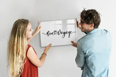 Magnetisk tavla med penna med texten Trevlig resa