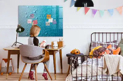 Magnetisk tavla med penna vattendroppar