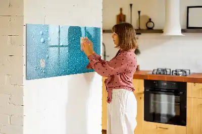 Magnetisk tavla med penna vattendroppar