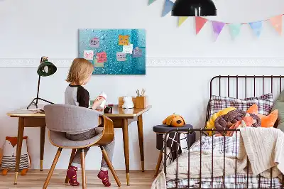 Magnetisk tavla med penna vattendroppar