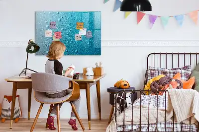 Magnetisk tavla med penna vattendroppar