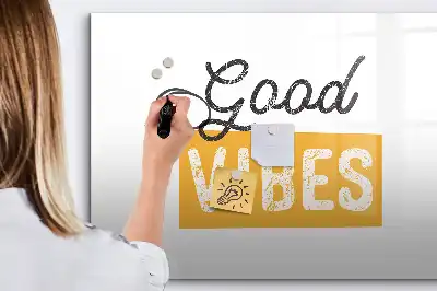 Magnetisk tavla med penna inspirerande mening