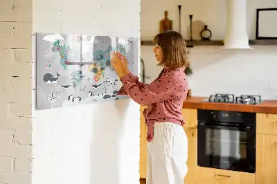 Magnetisk tavla med tecknad karta och penna