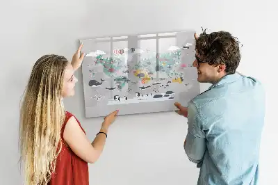 Magnetisk tavla med tecknad karta och penna