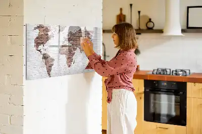 Magnetisk rittavla med motiv av världskarta och tegel