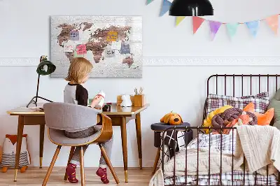 Magnetisk rittavla med motiv av världskarta och tegel