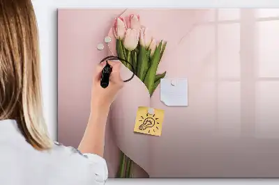 Magnetisk tavla med penna och motiv av blombukett