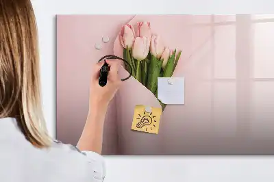 Magnetisk tavla med penna och motiv av blombukett