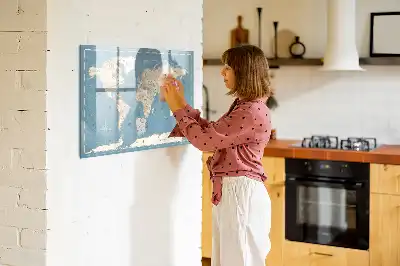 Världskarta magnetisk tavla med penna i vintageutförande