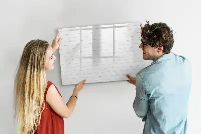 Magnetisk tavla med penna motiv av träpaneler