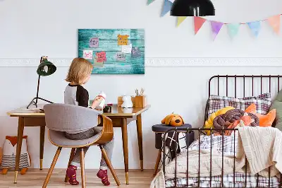 Magnetisk rittavla i gammalt blått trä