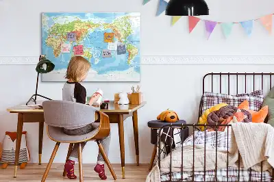 Magnetisk rittavla med motiv av en fysisk världskarta