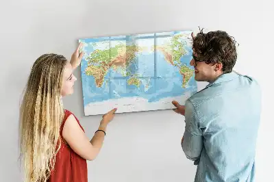 Magnetisk rittavla med motiv av en fysisk världskarta
