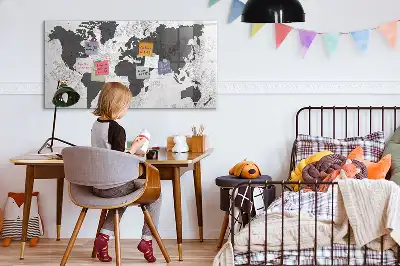 Magnetisk rittavla världskarta på betong