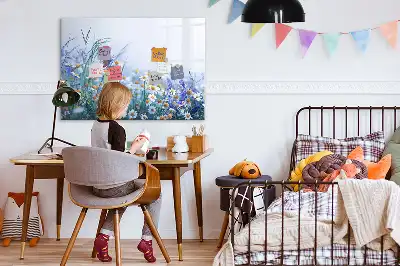 Magnetisk rittavla fjäril på ängen