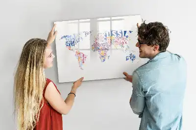 Magnetisk världskarta med tillhörande penna